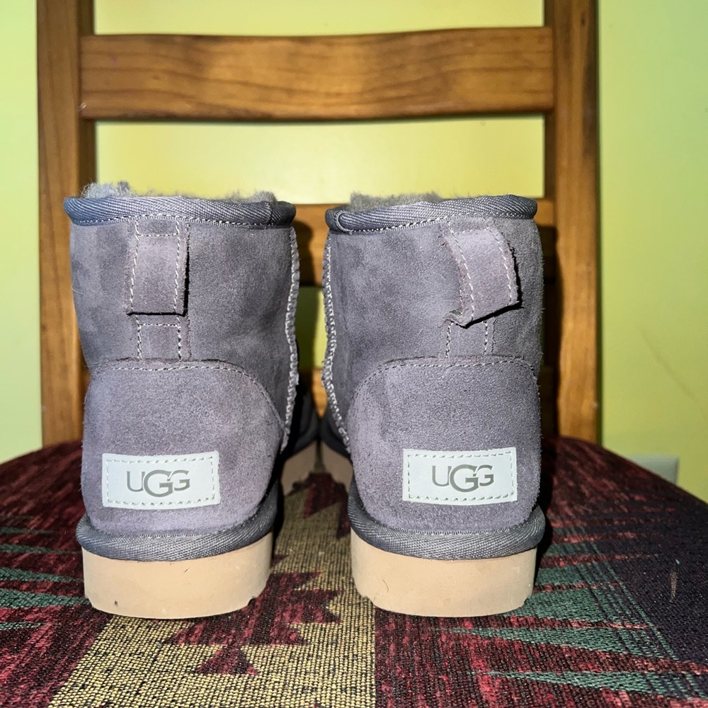Ugg Mini - image 3